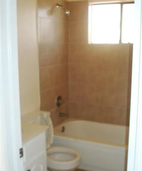 7401 Lakehurst Rd — Photo 30