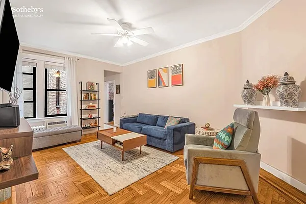 Sold by Sotheby's International Realty | media 10