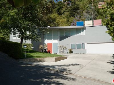 5786 Valley Oak Dr, Los Angeles, CA, 90068