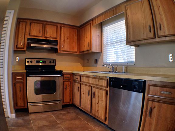 2nd image of 2462 E Illiana St