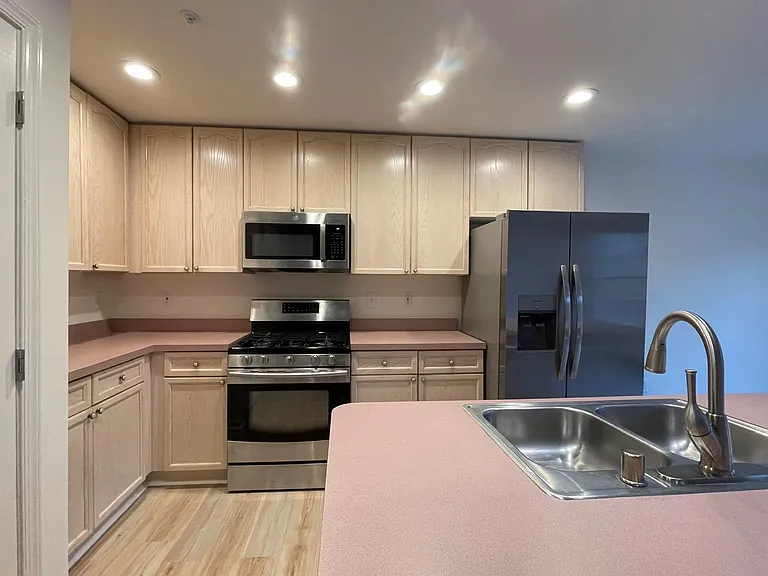 1123 Lindsay Ln — Photo 12