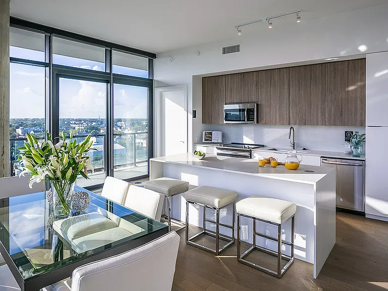 Modern Kitchen and Dining Room