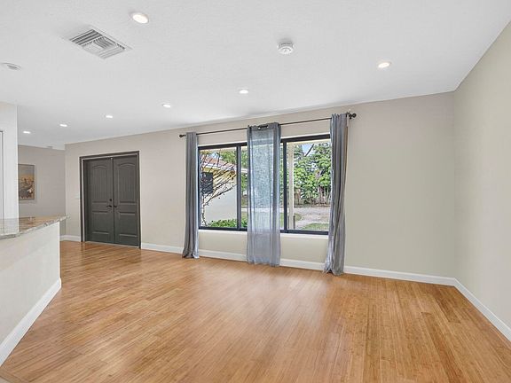 5th image of 749 W Rambling Drive