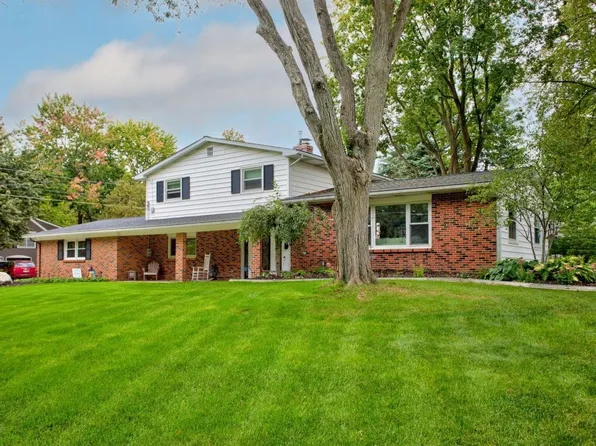 500 Greenbrier Dr SE, Grand Rapids, MI 49546