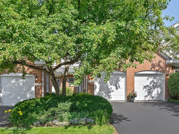 2S759 Lakeside Dr, Glen Ellyn, IL 60137