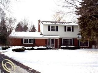 2963 Mohawk Cir, Rochester Hills, MI 48306