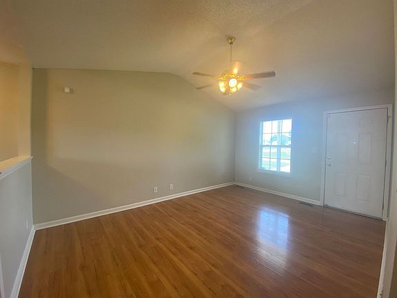 4th image of 124 Waterford Dr