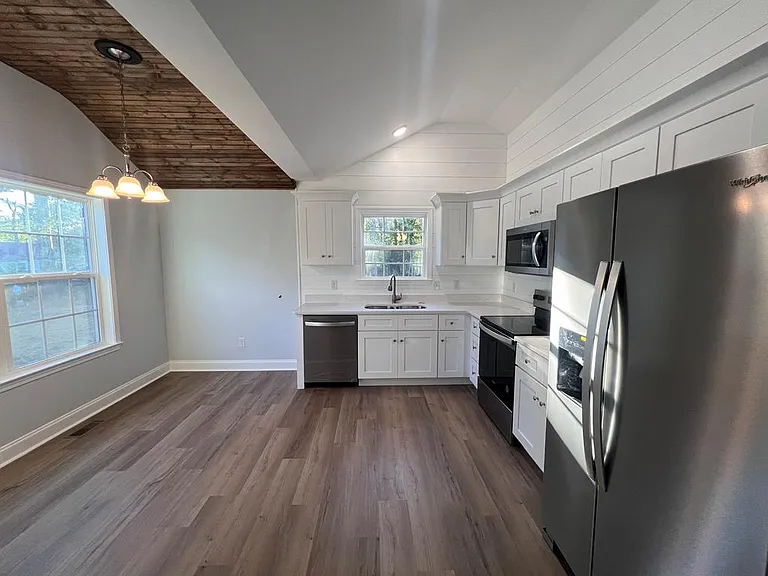 1784 Wendell St — Photo 4