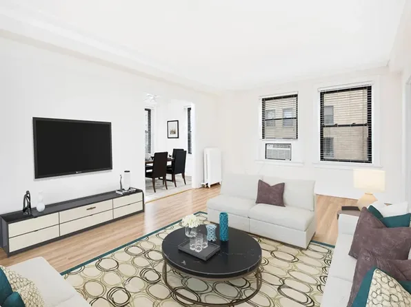 2756-60 N. Pine Grove