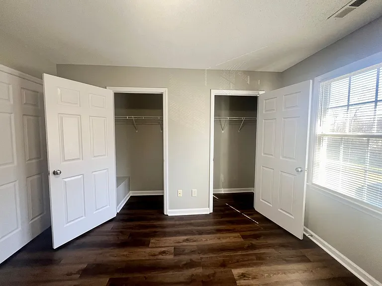 303 Dare St — Photo 15