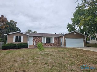 230 Ruth Ann Dr, Defiance, OH 43512