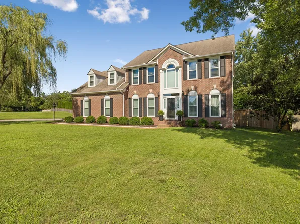 301 Mill Run Cir, Nashville, TN 37221