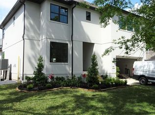 3834 Drummond St, Houston, TX 77025