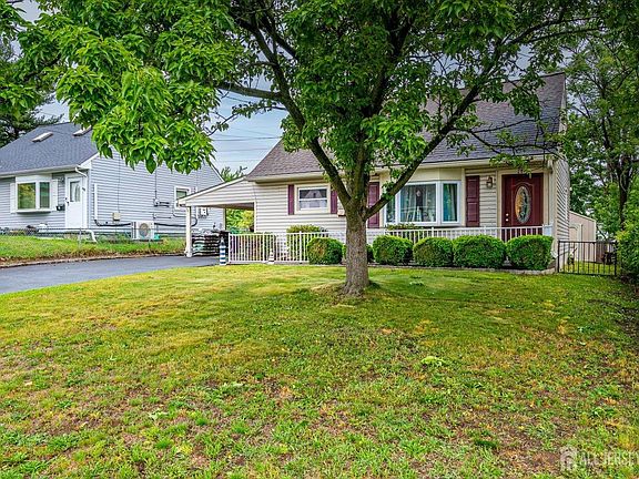 3rd image of 29 Kendall Dr