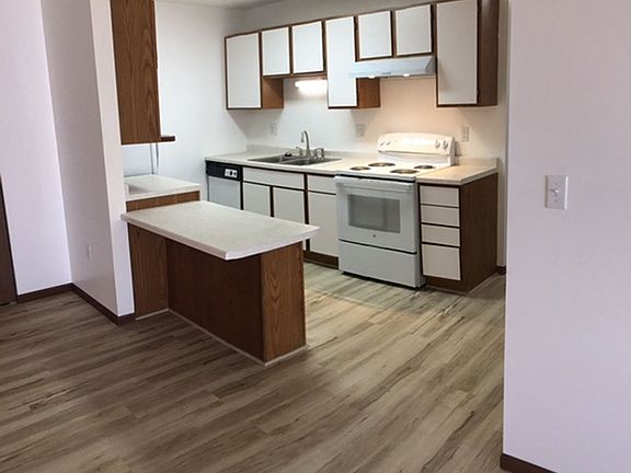 2nd image of 916 13th Ave S APT 1