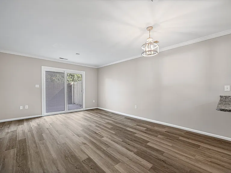 704 Heritage Pkwy — Photo 4