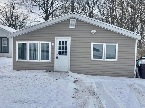 1236 Walnut St, Owosso, MI 48867