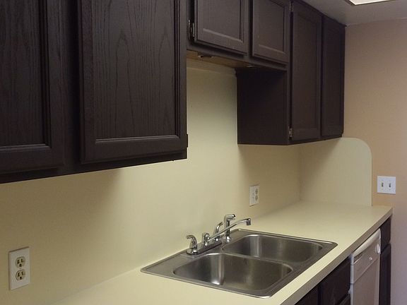 3rd image of 1662 Figtree Dr