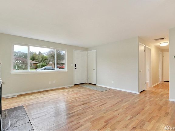 5th image of 10512 Irene Ave SW