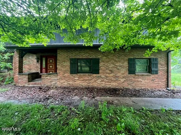 648 Cove Lane Rd, Roaring Spring, PA 16673