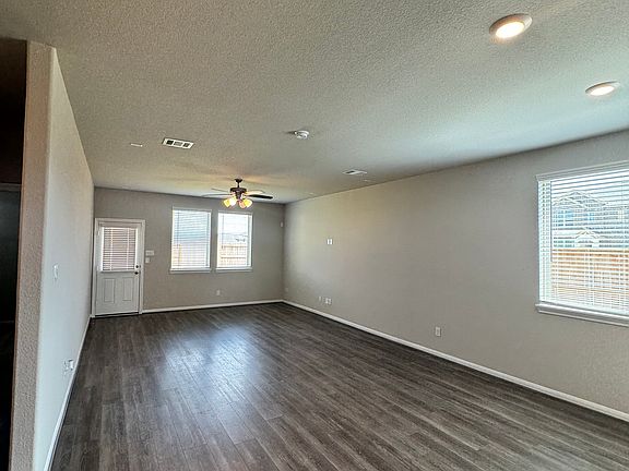 3rd image of 14330 Lunan Dr