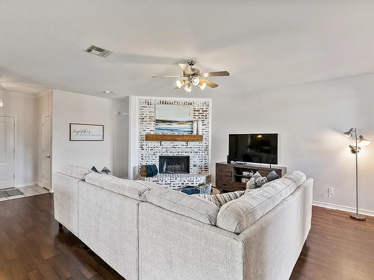 1309 Lonesome Dove Trl — Photo 5