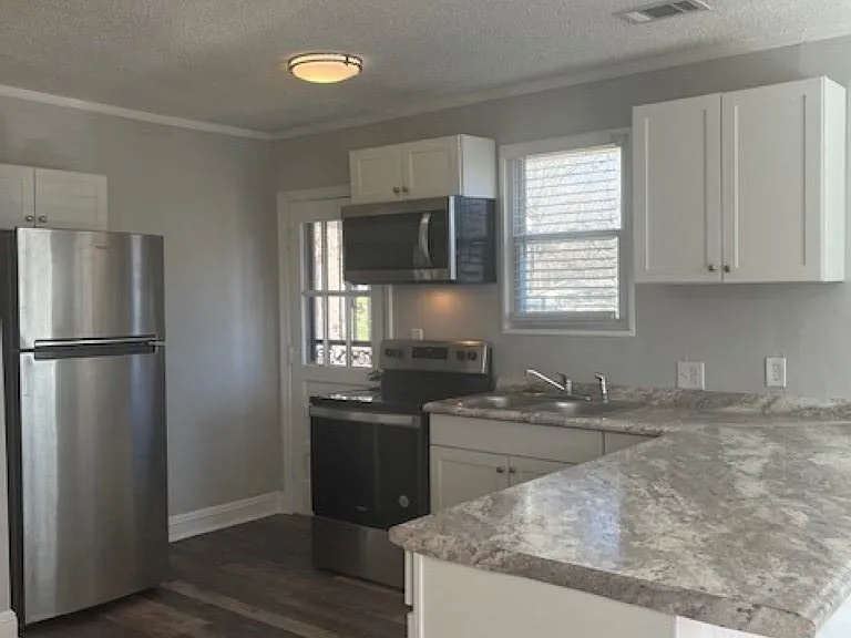 3812 Kearney Ave — Photo 6