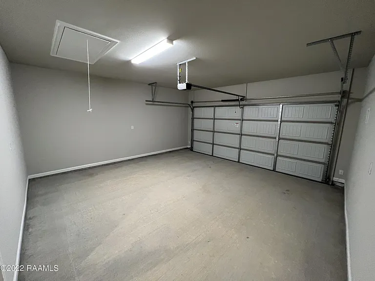 307 Grassy Meadows Ln — Photo 33