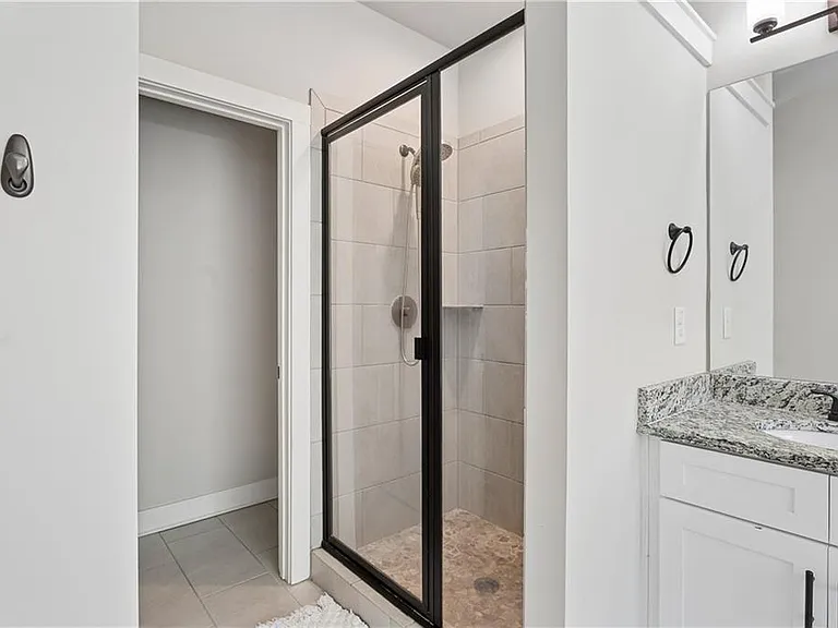 2424 Misty Hollow Pl — Photo 19