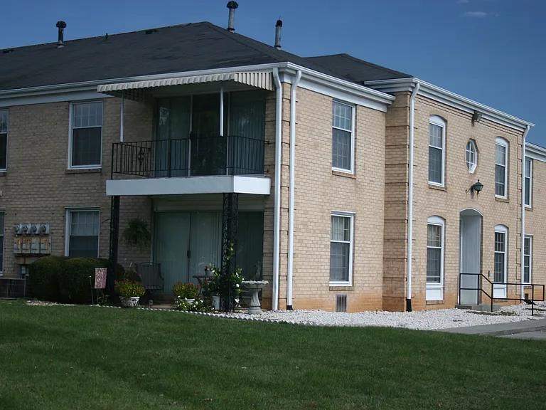 Chateau Riviera — Photo 20