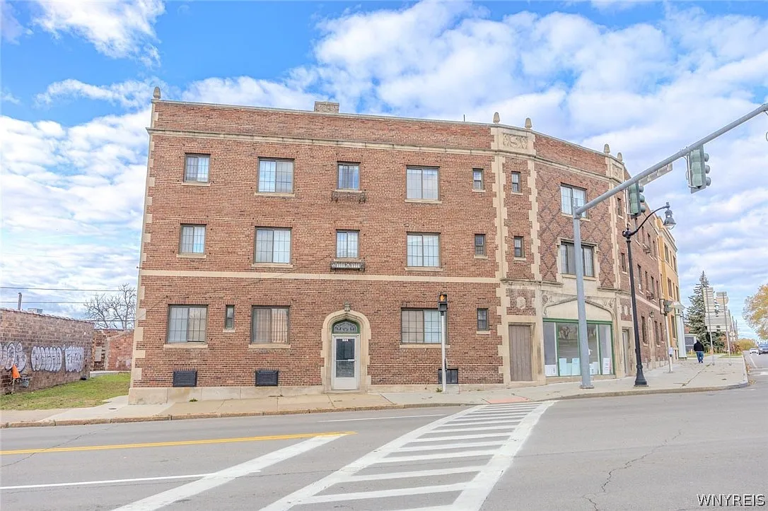 1 bed, 1.0 bath, 650 sqft, $1,050 — Photo 3