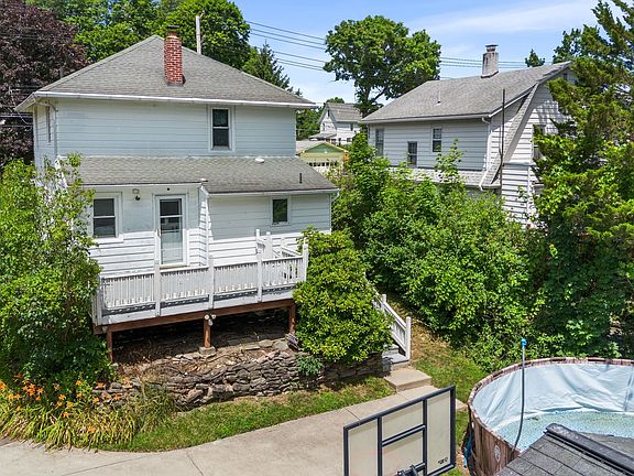 4th image of 108 W Valley St