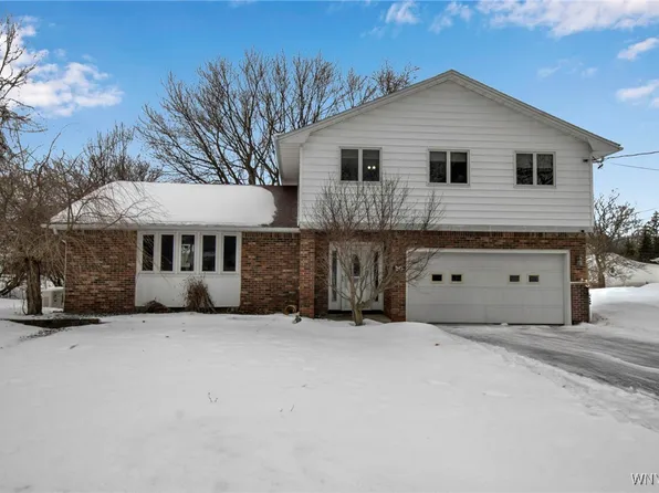 20 Diller Dr, Orchard Park, NY 14127