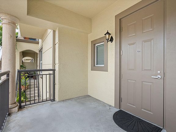 3rd image of 2617 NE 14th Avenue #109