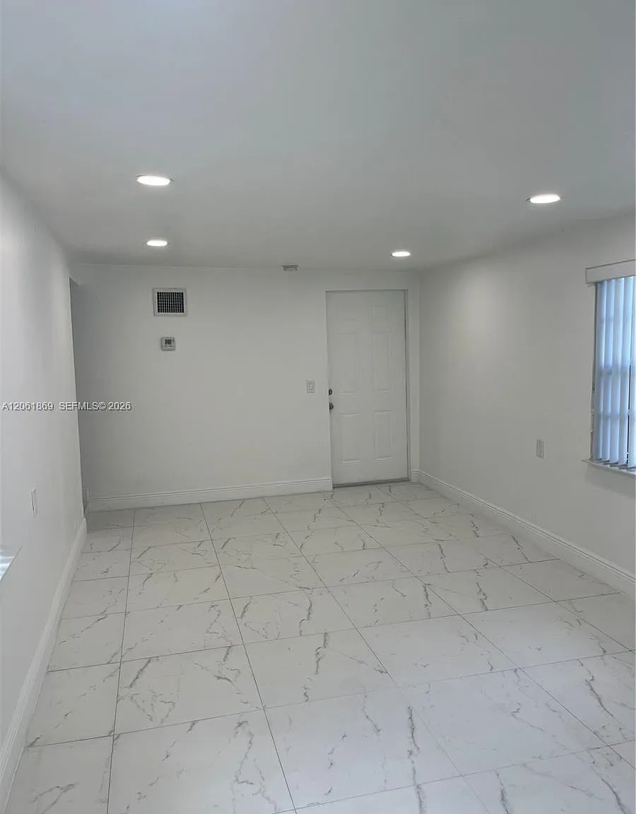 North Silver Crest Addpb — Photo 4