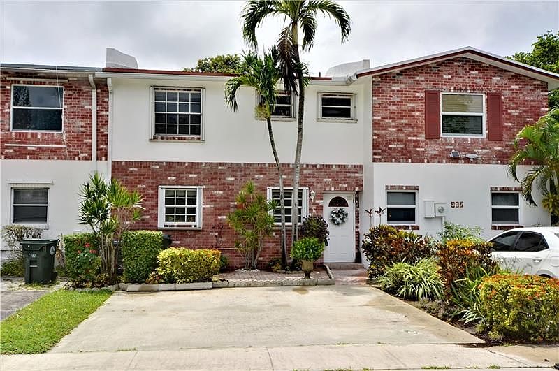 1st image of 355 Sunshine Dr