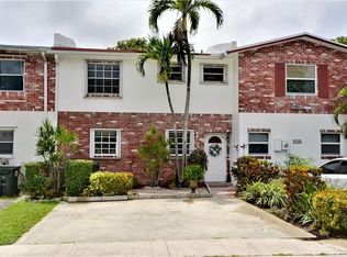 355 Sunshine Dr, Pompano Beach, FL 33066