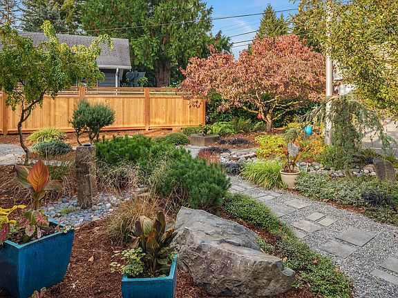 5th image of 19015 Forest Park Dr NE