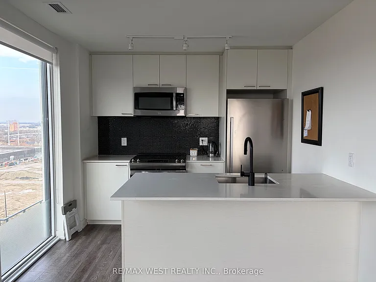 1808 Saint Clair Ave W #910 — Photo 3