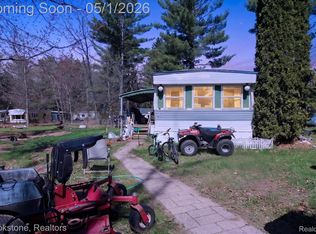 1891 Mina Rd, Harrison, MI 48625