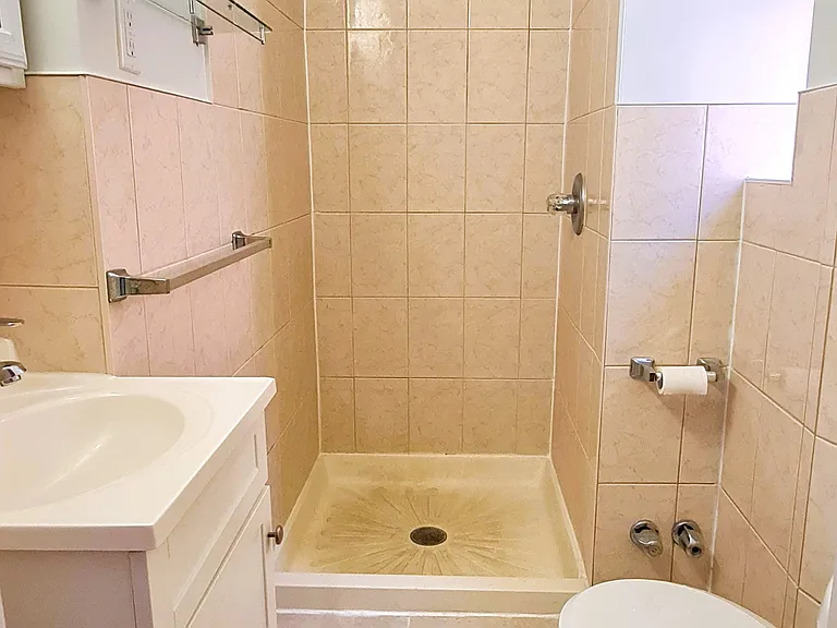 406 W 48th St #5FW — Photo 15