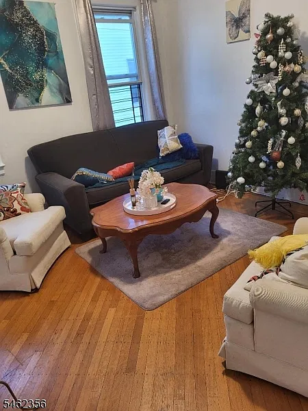 4 bed, 2.0 bath, $3,000 — Photo 3