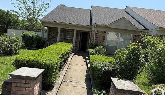 3rd image of 801 Colchester Dr