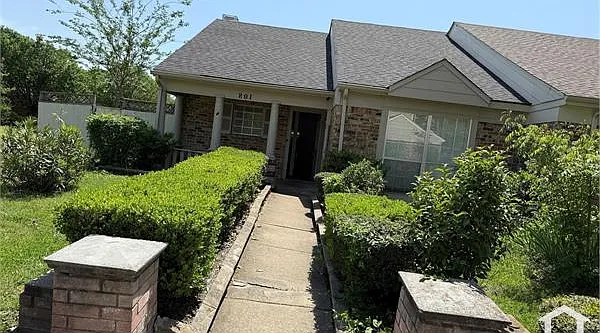 801 Colchester Dr — Photo 3