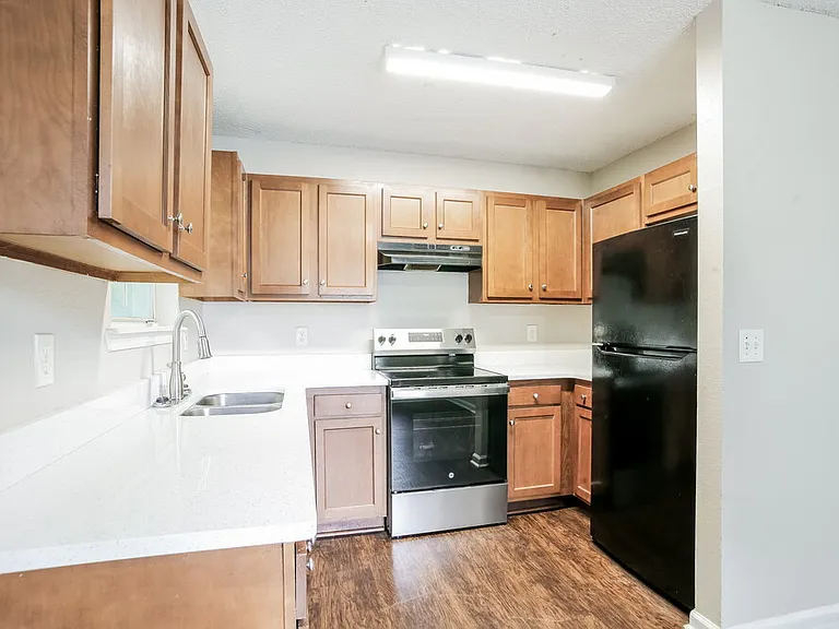 1529 Spearing St — Photo 7