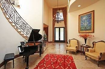 2nd image of 523 N Rodeo Dr
