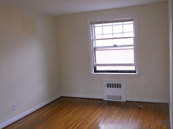 5th image of 304 Highland Pkwy APT 5