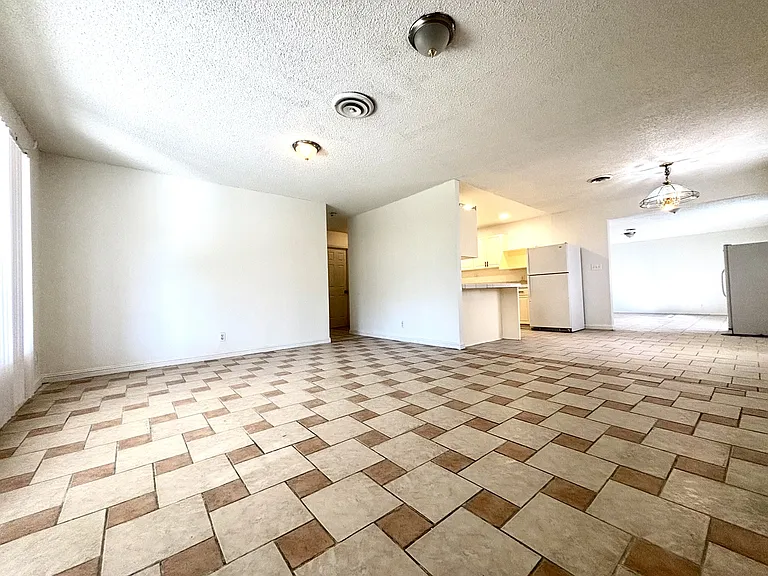 5813 Iris Ave — Photo 8