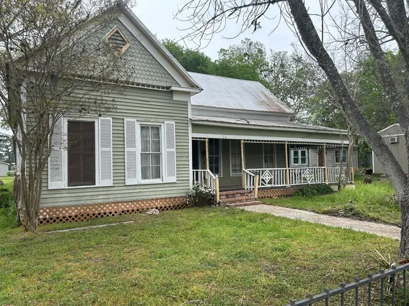 211-205 E Thigpen St #206, Carmine, TX 78932