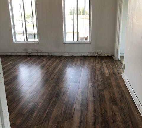 5th image of 220 S Jackson St APT 307